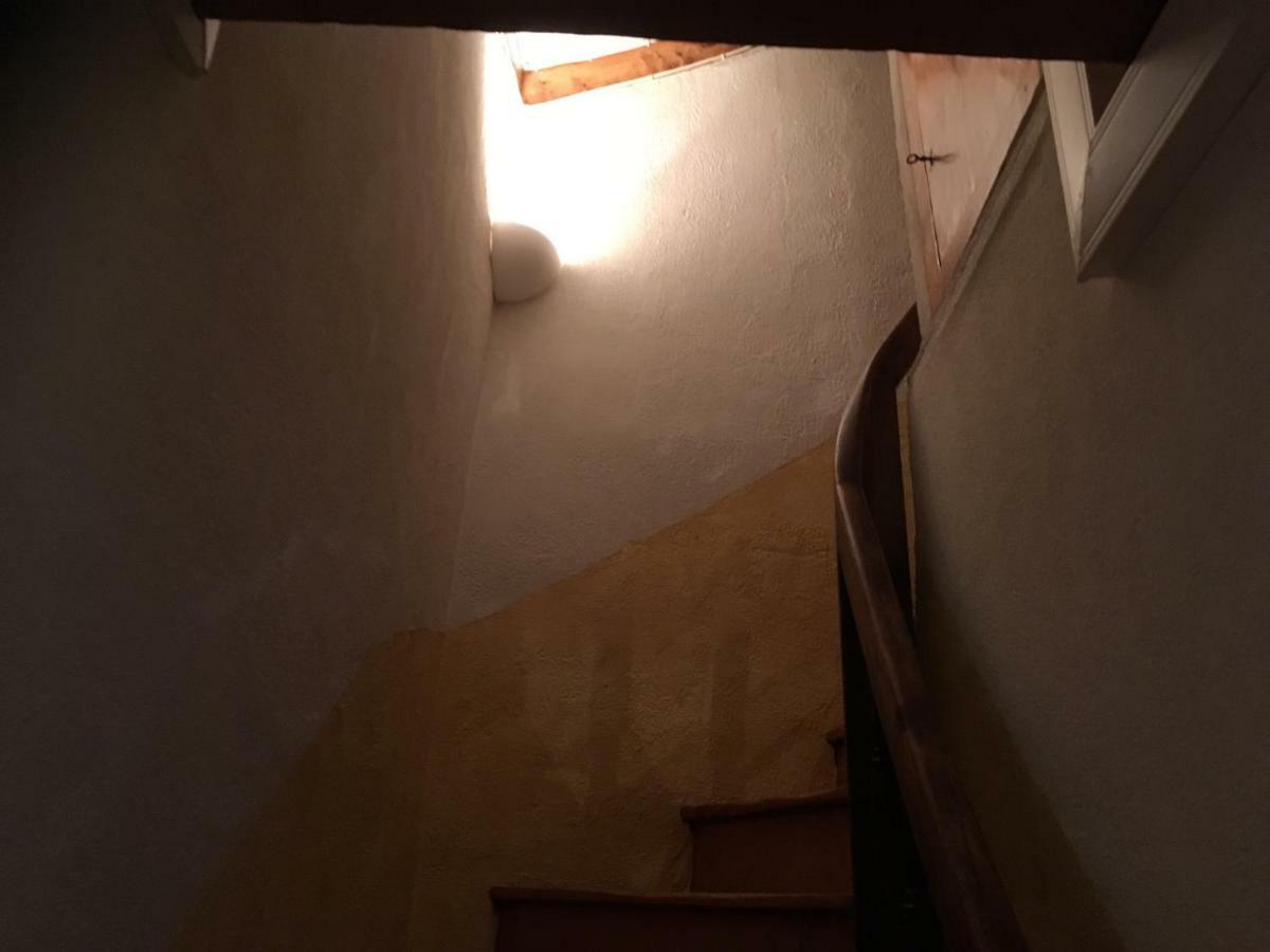 基扬Entre L'Eglise Et La Place别墅 外观 照片