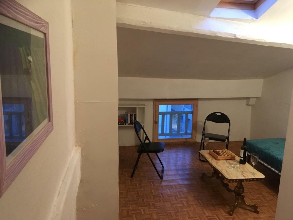 基扬Entre L'Eglise Et La Place别墅 外观 照片